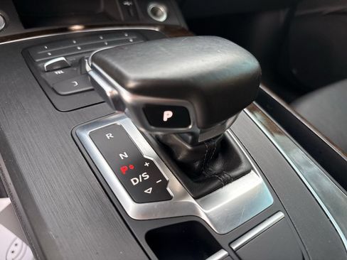 Used 2020 Audi Q5 2.0T Premium AWD/4WD image 26