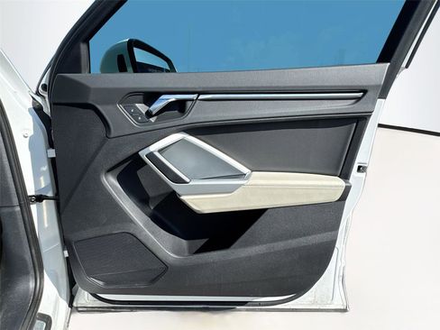 Used 2021 Audi Q3 2.0T Premium w/ Convenience Package image 14