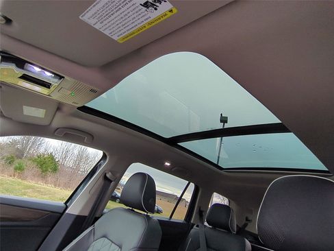 New 2026 Volkswagen Atlas SE image 10