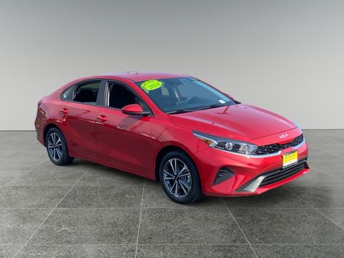 Used 2024 Kia Forte LXS FWD image 7