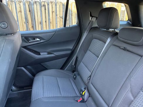 Used 2025 Chevrolet Equinox LT image 40