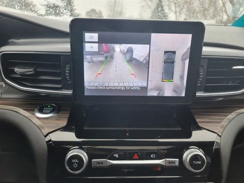 Used 2021 Ford Explorer Limited w/ Equipment Group 301A image 21