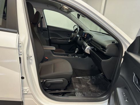 Used 2025 Hyundai Kona SEL image 39