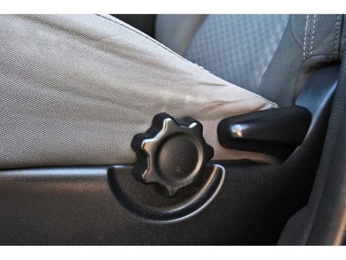 Used 2020 Toyota Tacoma SR image 30