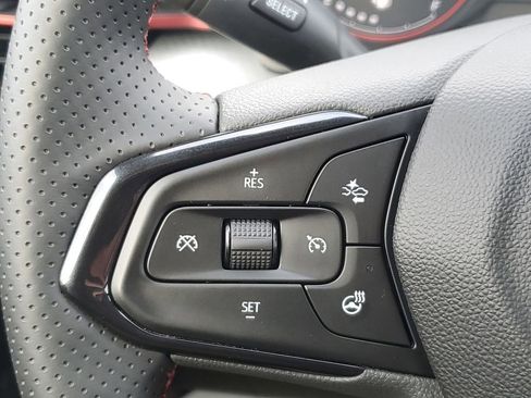 Used 2024 Chevrolet Trax RS image 10