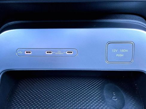 Used 2026 Hyundai Ioniq 9 Limited image 33