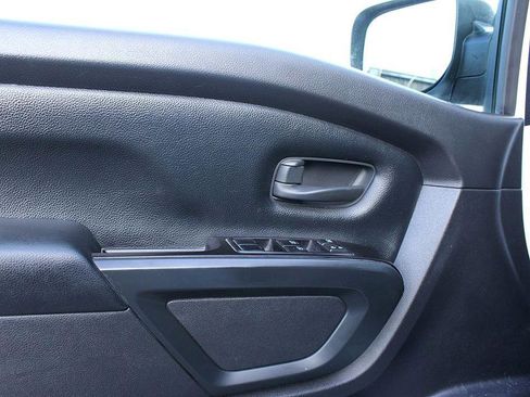 Used 2020 Nissan Titan S w/ S Utility Package image 8