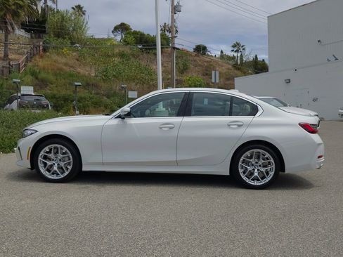 Used 2025 BMW 330i Sedan w/ Convenience Package RWD image 24