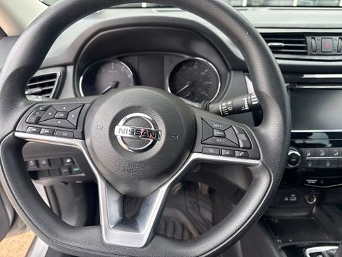 Used 2019 Nissan Rogue S FWD image 10