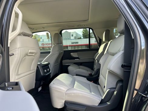 New 2025 Ford Expedition Max Active image 24