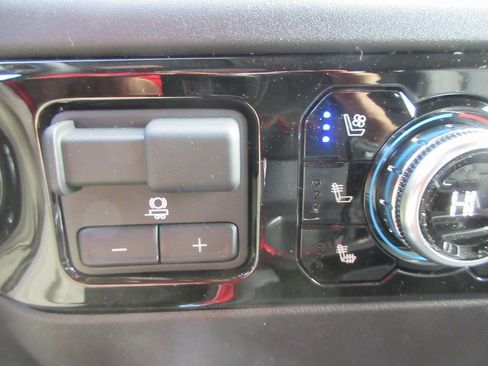 New 2026 GMC Sierra 3500 SLT w/ SLT Premium Package image 19