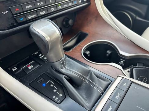 Used 2020 Lexus RX 350L Premium w/ Premium Package AWD/4WD image 21