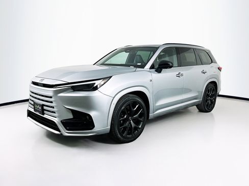 Used 2024 Lexus TX 500h AWD w/ Technology Package image 3