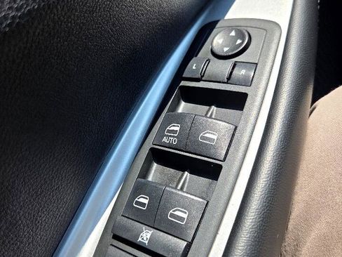 Used 2013 Dodge Journey SXT w/ Flexible Seating Group image 22