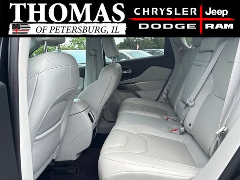 Used 2019 Jeep Cherokee Limited AWD/4WD image 22