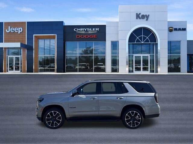 Used 2025 Chevrolet Tahoe RST w/ Comfort Package AWD/4WD image 2