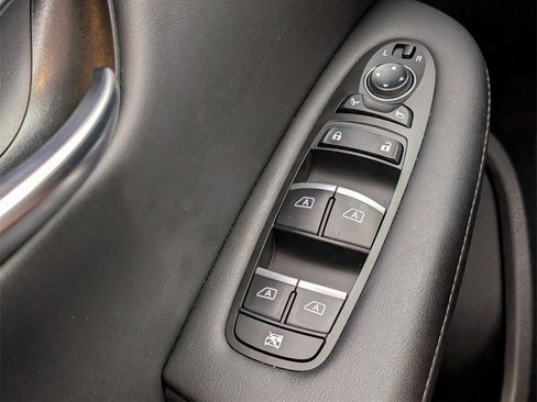 Certified 2025 INFINITI QX50 Luxe image 29