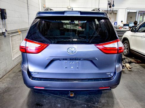 Used 2019 Toyota Sienna LE FWD image 6