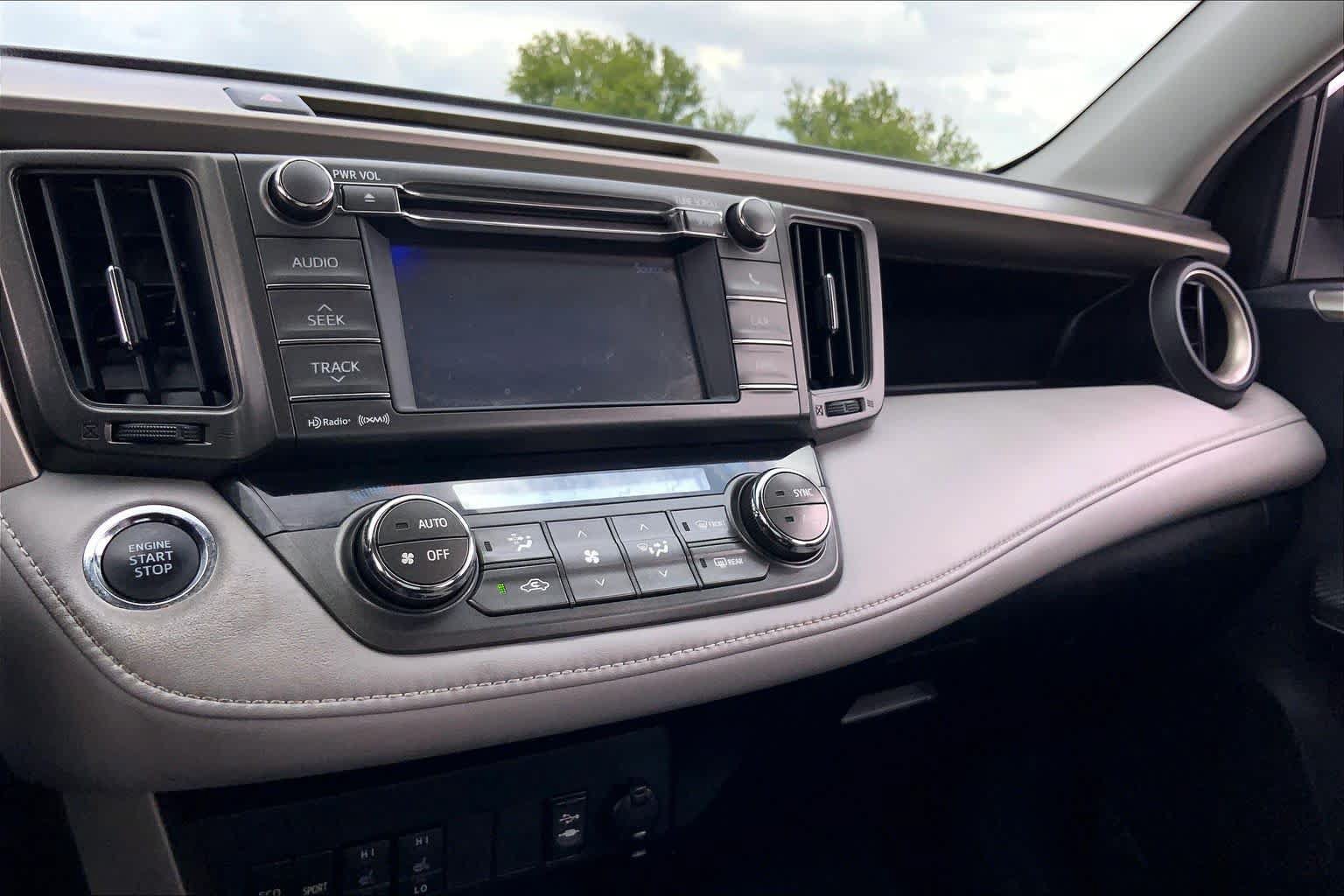 Used 2013 Toyota RAV4 Limited FWD image 35