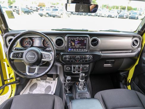 Used 2022 Jeep Wrangler Unlimited Sahara w/ LED Lighting Group AWD/4WD image 47