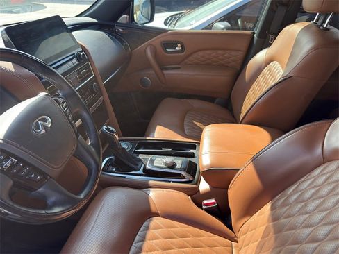 Used 2023 INFINITI QX80 Sensory w/ All-Season Package image 11