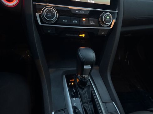 Used 2016 Honda Civic Touring image 18