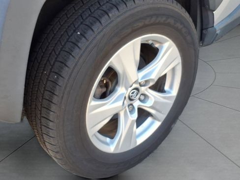 Used 2019 Toyota RAV4 XLE AWD/4WD image 6