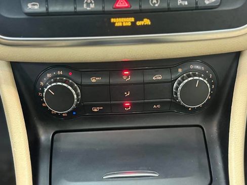 Used 2015 Mercedes-Benz GLA 250 4MATIC image 14