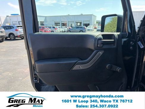 Used 2018 Jeep Wrangler Unlimited Sport w/ Connectivity Group AWD/4WD image 10