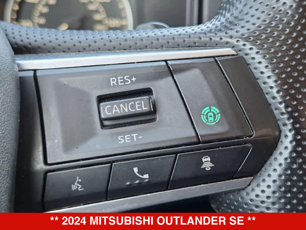 Used 2024 Mitsubishi Outlander SE AWD/4WD image 23