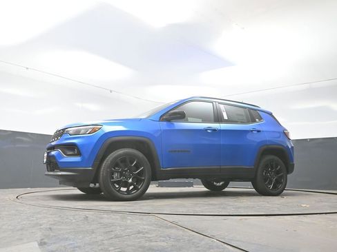 New 2026 Jeep Compass Latitude image 38