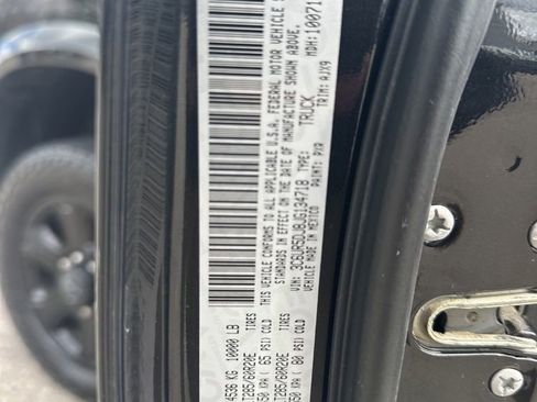 Used 2018 RAM 2500 Big Horn w/ Sport Appearance Group AWD/4WD image 38