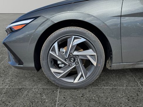 New 2026 Hyundai Elantra Limited FWD image 14