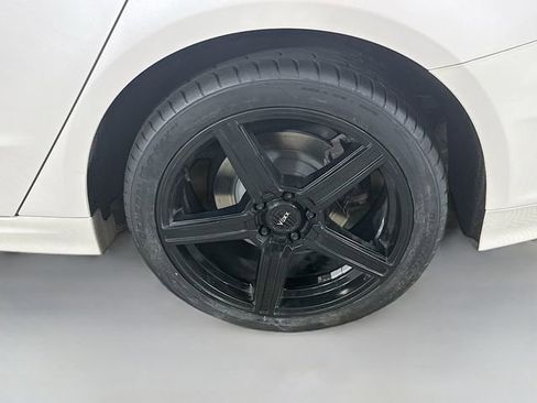 Used 2018 Ford Fusion Titanium image 35