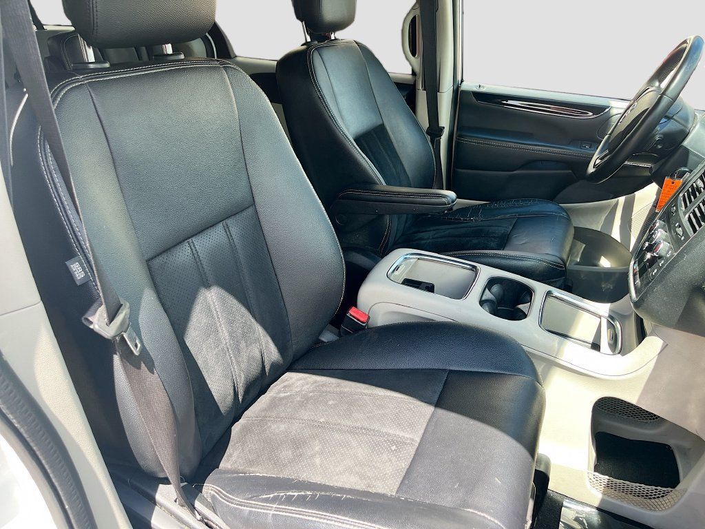 Used 2018 Dodge Grand Caravan SXT FWD image 28