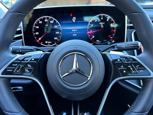 Used 2025 Mercedes-Benz E 350 Sedan image 18