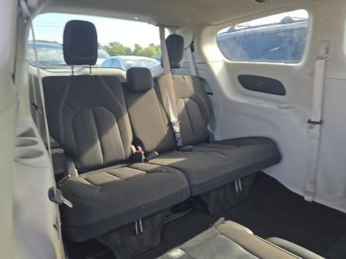 Used 2024 Chrysler Voyager LX FWD image 18