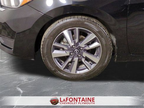 Used 2023 Nissan Versa SV image 30