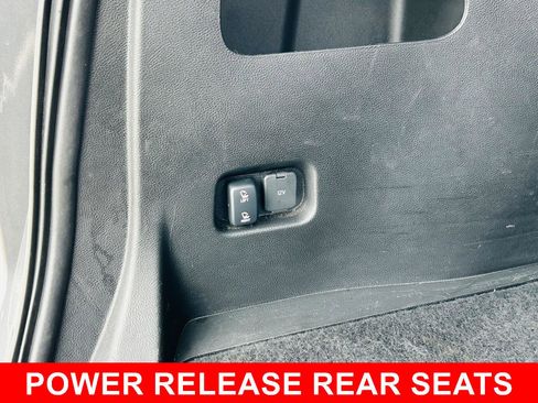 Used 2024 Ford Edge SEL image 10