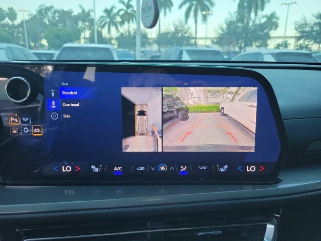 Used 2024 Chevrolet Traverse LT FWD image 20