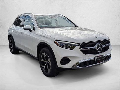 Used 2025 Mercedes-Benz GLC 350e GLC 350e image 4