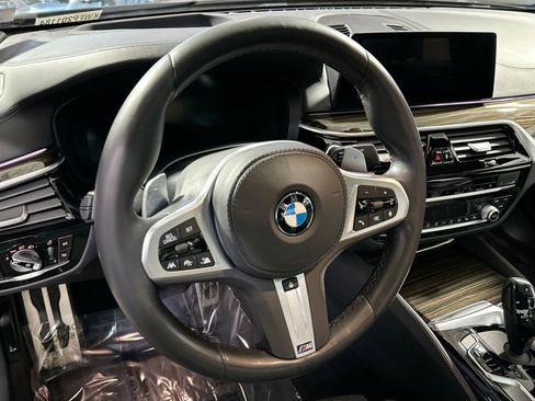 Used 2020 BMW M550i xDrive image 19