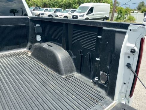 Used 2025 Chevrolet Silverado 1500 LT RWD image 9