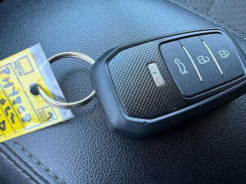 Used 2022 Ford Escape SE AWD/4WD image 29