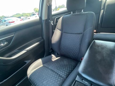 Used 2018 Nissan Altima 2.5 SV FWD image 32