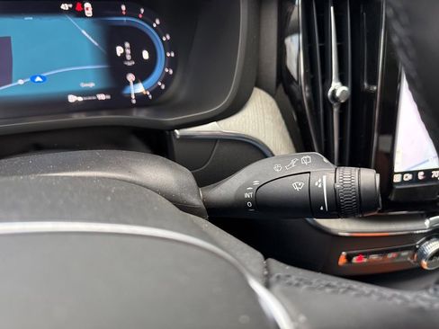 Used 2025 Volvo XC60 B5 Plus image 51