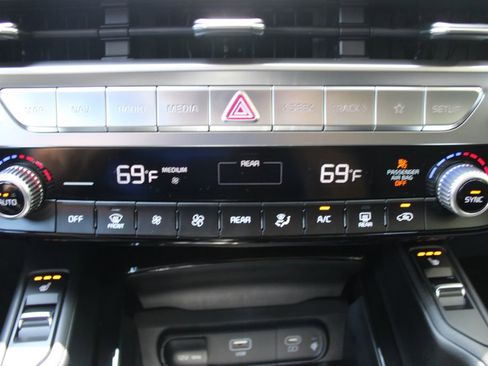 New 2025 Kia Telluride S image 40