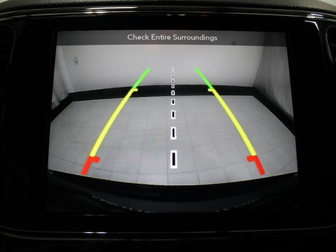 Used 2019 Jeep Grand Cherokee Altitude AWD/4WD image 36