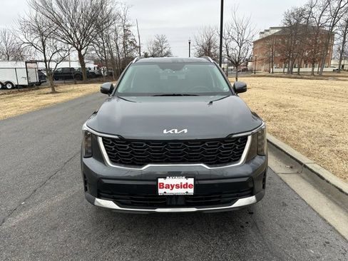 Certified 2024 Kia Sorento S image 4