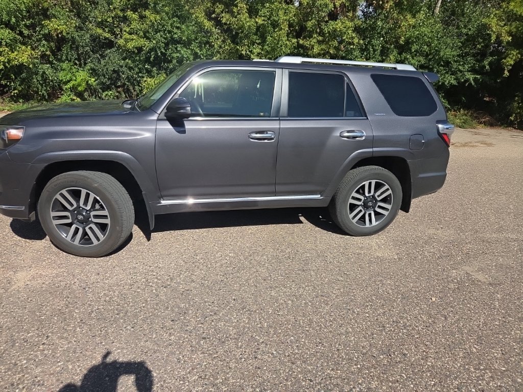 Used 2018 Toyota 4Runner Limited AWD/4WD image 3